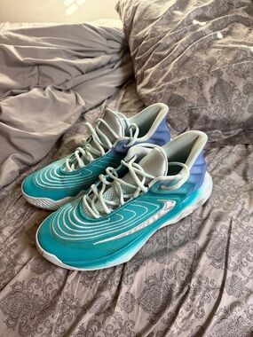 Nike gianias Teal Athletic Running Shoes